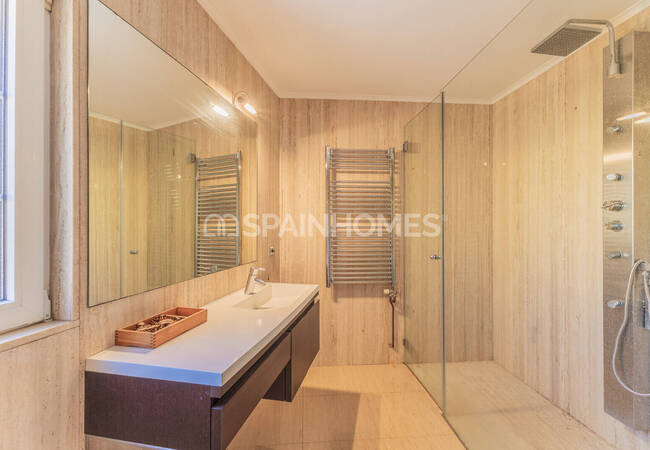 Teià Barcelona’da Özel Havuzlu ve Kapalı Otoparklı Şık Villa 34