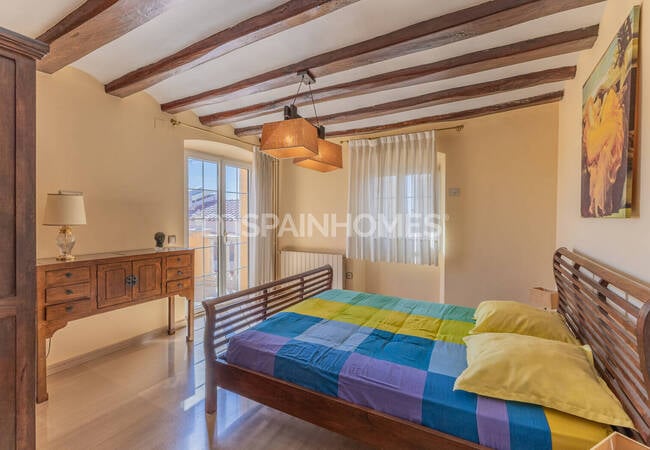 Teià Barcelona’da Özel Havuzlu ve Kapalı Otoparklı Şık Villa 32
