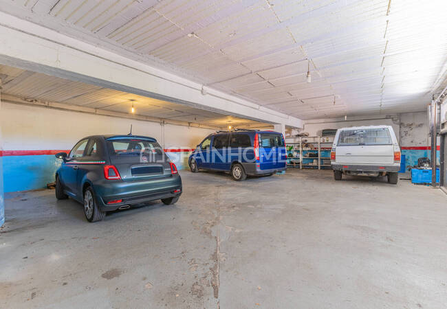 Teià Barcelona’da Özel Havuzlu ve Kapalı Otoparklı Şık Villa 42