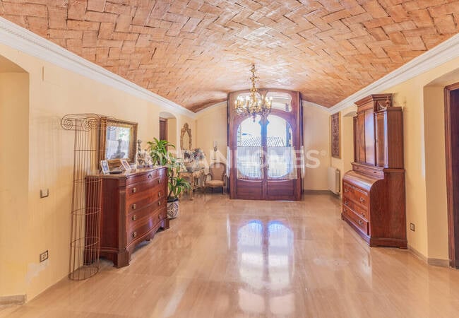 Teià Barcelona’da Özel Havuzlu ve Kapalı Otoparklı Şık Villa 7