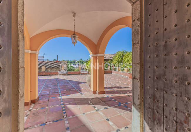 Teià Barcelona’da Özel Havuzlu ve Kapalı Otoparklı Şık Villa 6