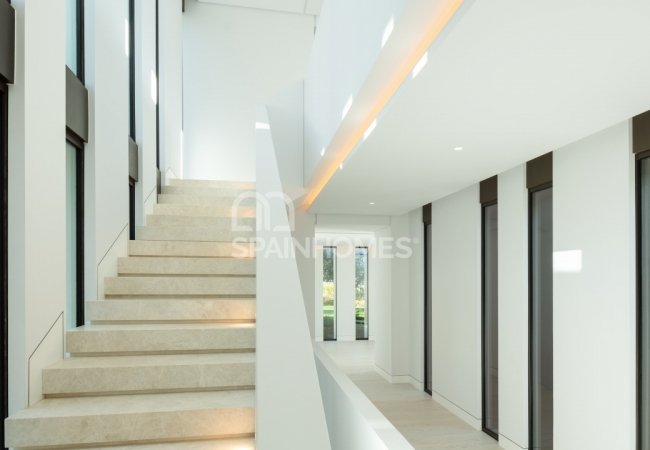 Modern Villas with Pool in a Prestigious Area of Benahavis 18