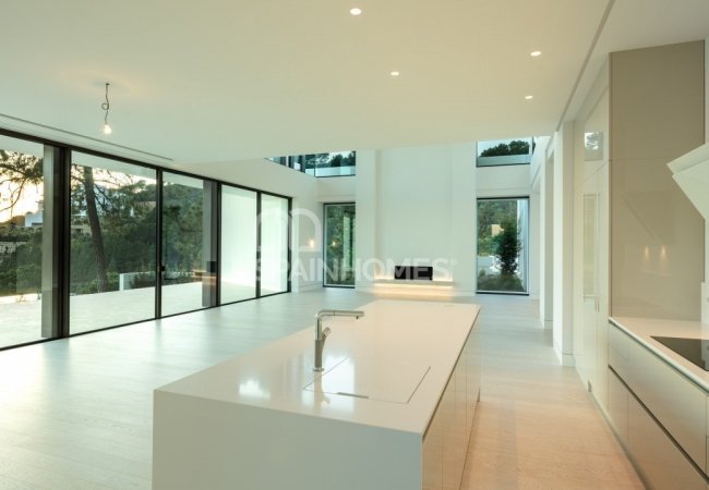 Modern Villas with Pool in a Prestigious Area of Benahavis 23