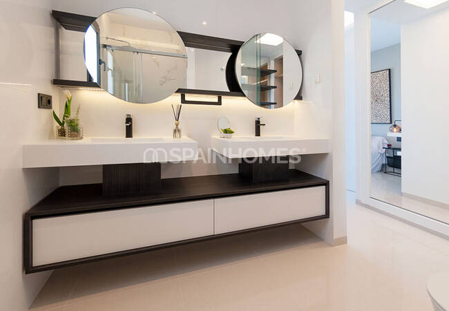 Sea View Apartments with Pool in Gated Complex in Guardamar Del Segura