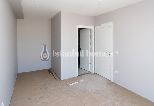 Luminous Apartments with Full-length Windows in Kartal 26