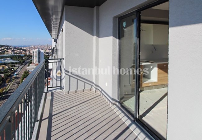 Luminous Apartments with Full-length Windows in Kartal 29