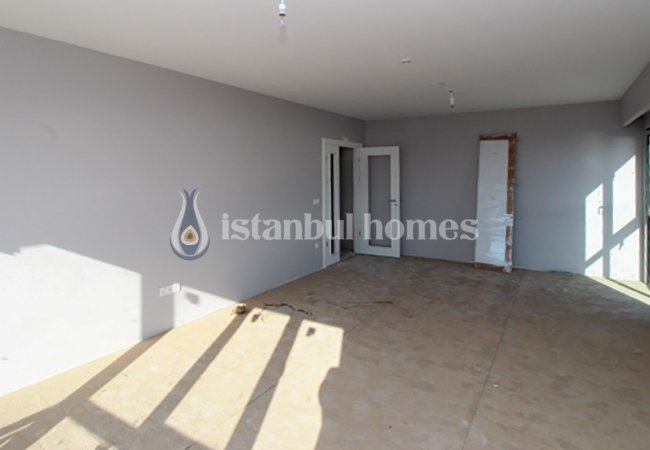 Luminous Apartments with Full-length Windows in Kartal 12