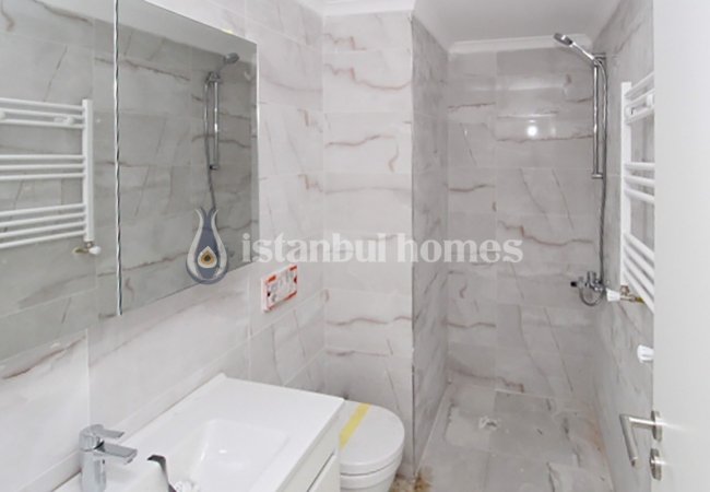 Luminous Apartments with Full-length Windows in Kartal 17