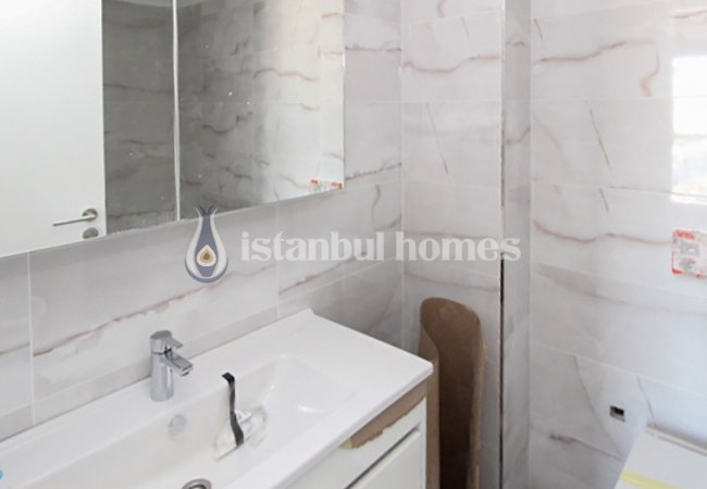 Luminous Apartments with Full-length Windows in Kartal 18