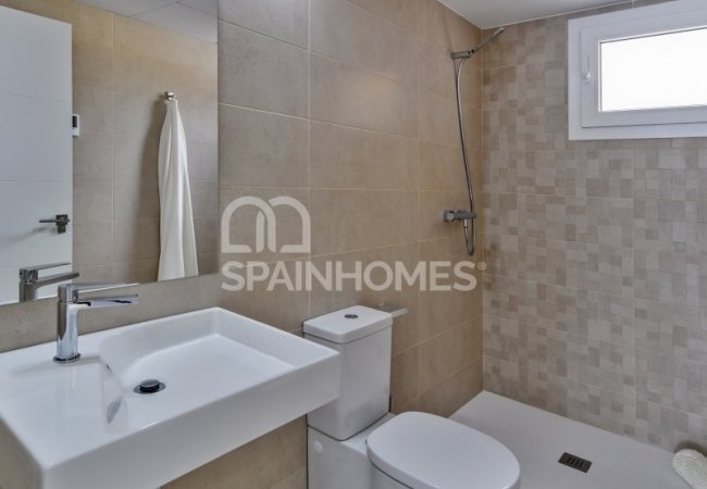Alicante’de Modern Tasarımlı 2 ve 3 Yatak Odalı Daireler