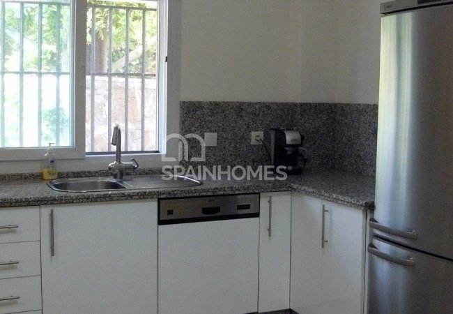 Marbella House Close to the Sandy Beaches of Los Monteros 9