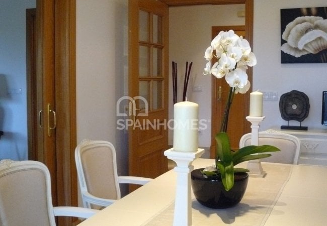 Marbella House Close to the Sandy Beaches of Los Monteros 10