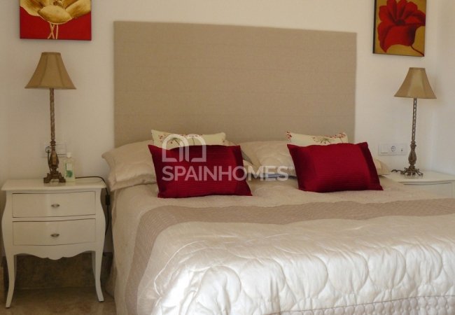 Marbella House Close to the Sandy Beaches of Los Monteros 11