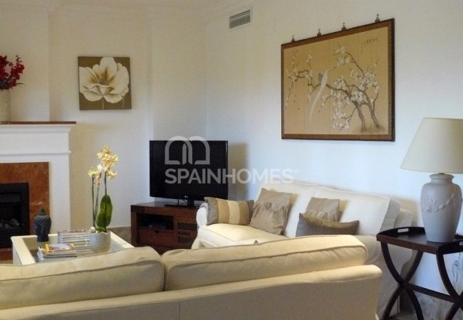 Marbella House Close to the Sandy Beaches of Los Monteros 5