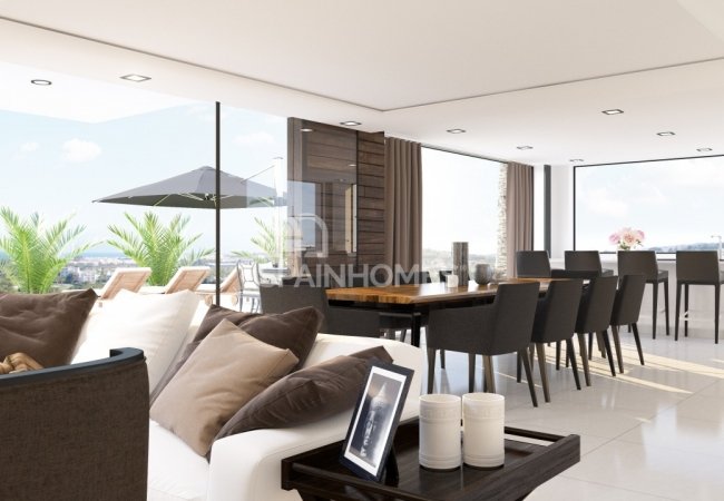 Marbella'da Açık Manzaralı Müstakil Villalar 18