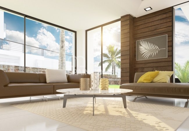 Marbella'da Açık Manzaralı Müstakil Villalar 19