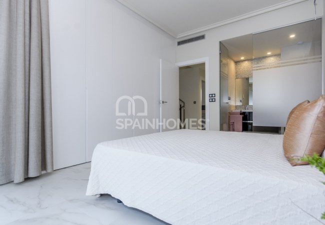 Современная Вилла с 4-мя Спальнями в Касталье, Аликанте 32