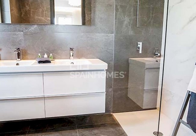 Elegant Apartments with Smart-home-system in Benahavis, Málaga 12