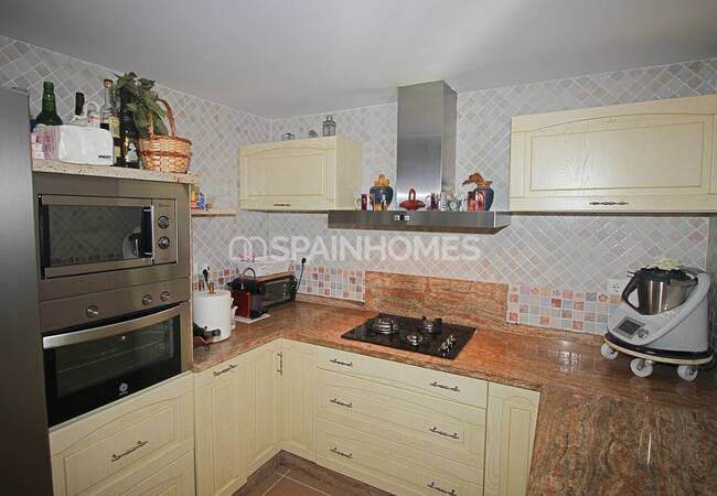 Benalmadena'da Avantajlı ve Yüksek Konumda Müstakil Villa 17