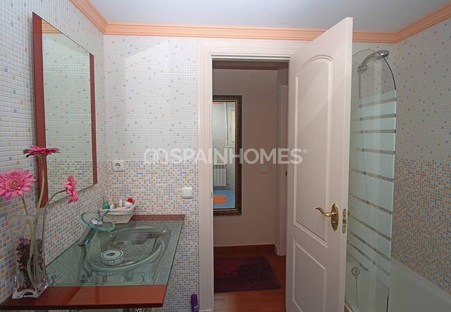 Benalmadena'da Avantajlı ve Yüksek Konumda Müstakil Villa 41