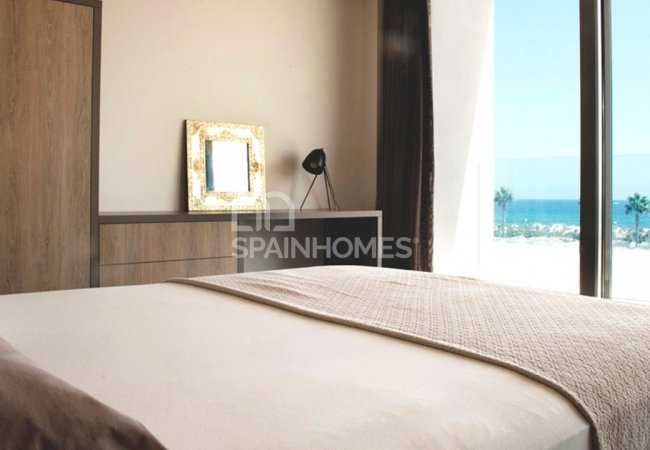 Alicante’de Panoramik Deniz Manzaralı Müstakil Villa 31