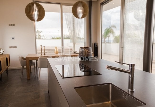 Alicante’de Panoramik Deniz Manzaralı Müstakil Villa 22