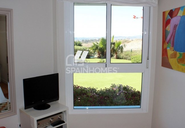 Benalmádena'da Panoramik Deniz Manzaralı Villa 33