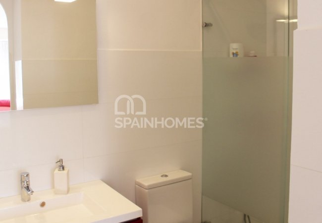 Benalmádena'da Panoramik Deniz Manzaralı Villa 36