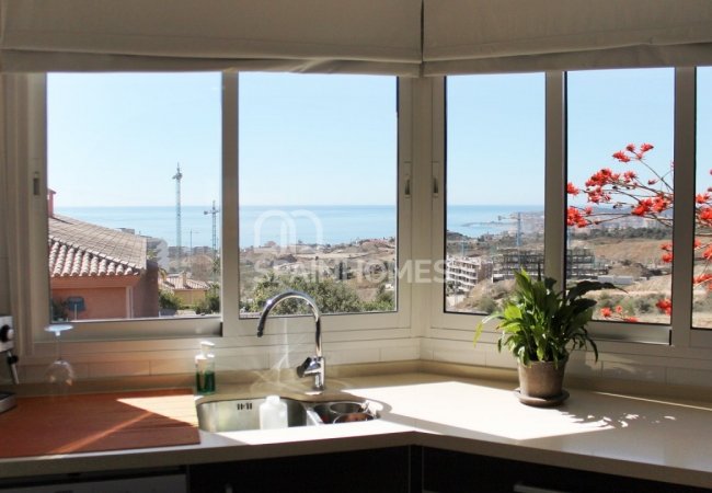 Benalmádena'da Panoramik Deniz Manzaralı Villa 24