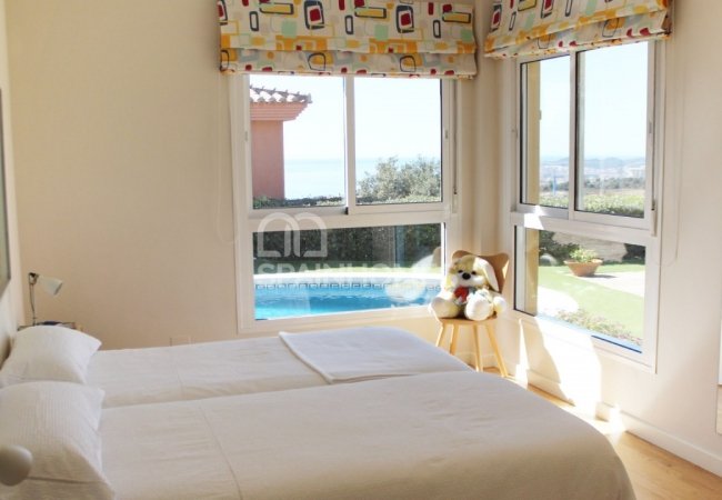 Benalmádena'da Panoramik Deniz Manzaralı Villa 29