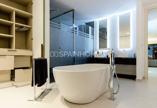 Excellent Villas with a Private Garden and Swimming Pool in Orihuela