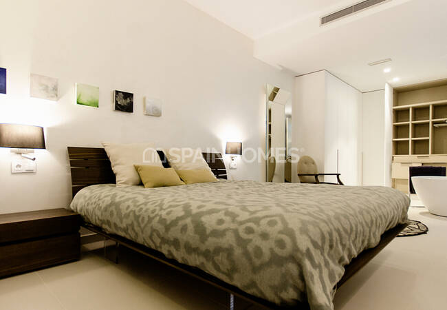 Excellent Villas with a Private Garden and Swimming Pool in Orihuela