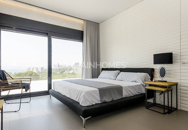 Excellent Villas with a Private Garden and Swimming Pool in Orihuela