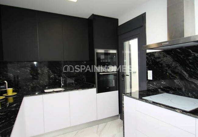 Excellent Villas with a Private Garden and Swimming Pool in Orihuela