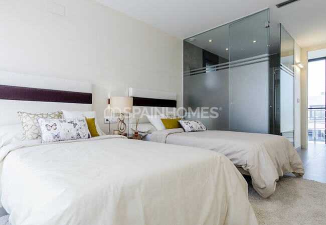 Excellent Villas with a Private Garden and Swimming Pool in Orihuela