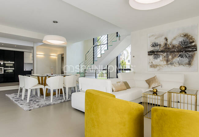 Excellent Villas with a Private Garden and Swimming Pool in Orihuela