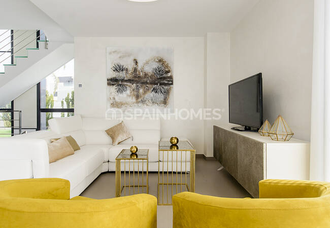 Excellent Villas with a Private Garden and Swimming Pool in Orihuela
