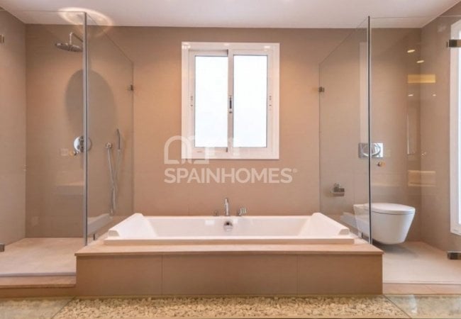 Exclusive Villa with High Quality Finishes in Costa Del Sol