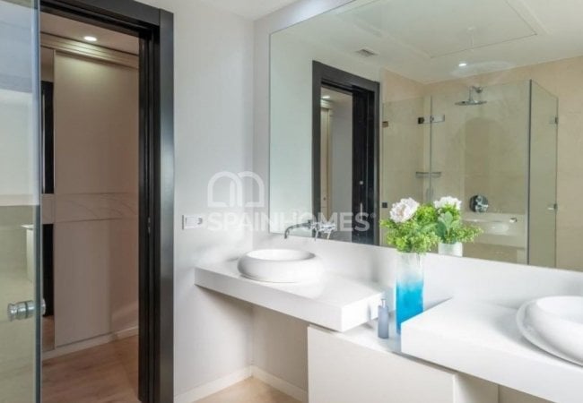 Exclusive Villa with High Quality Finishes in Costa Del Sol