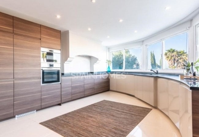 Exclusive Villa with High Quality Finishes in Costa Del Sol
