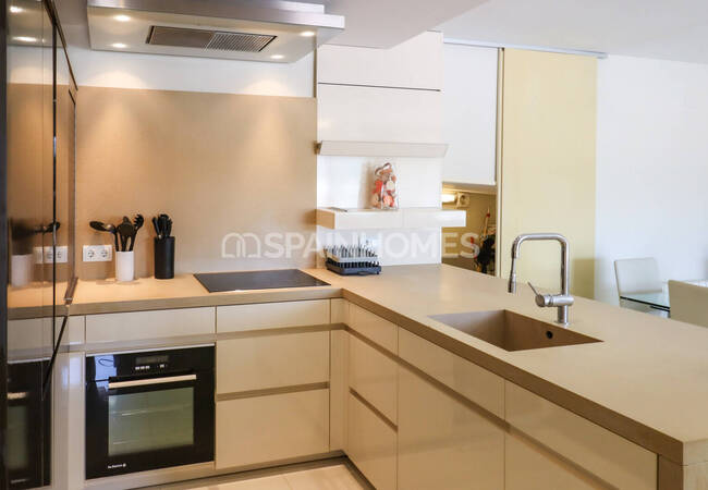 شقة بإطلالة بانورامية على البحر الأبيض المتوسط في جيرونا 10