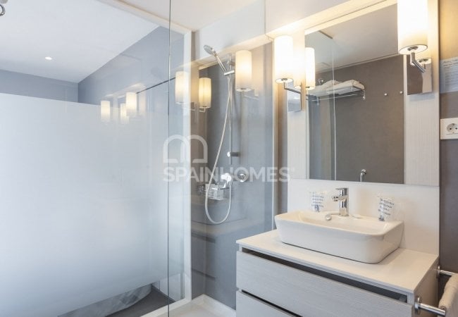 Rental Income Guaranteed Beachfront Hotel Room in Fuengirola 11