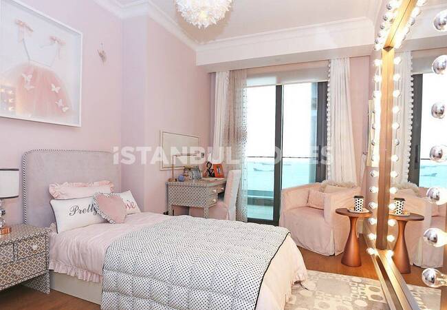 Zeytinburnu'nda Özel Marina ve Deniz Manzaralı Daireler 31
