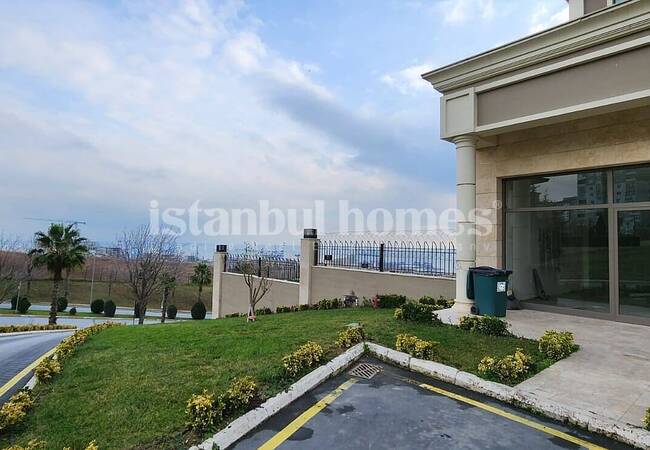 Hauptstrassen Gewerbegeschäte In Beylikduzu Istanbul 4