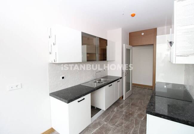 Kadıköy'de Metroya Yakın Site İçerisinde Şehir Manzaralı Daire 12