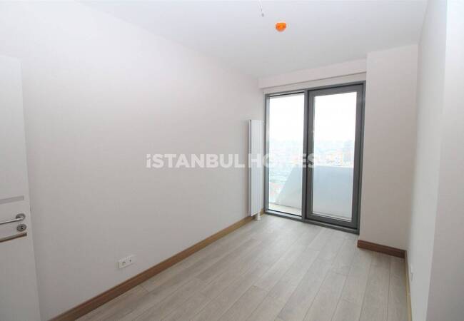 Kadıköy'de Metroya Yakın Site İçerisinde Şehir Manzaralı Daire 19