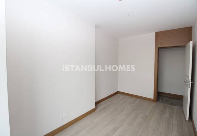Kadıköy'de Metroya Yakın Site İçerisinde Şehir Manzaralı Daire 20
