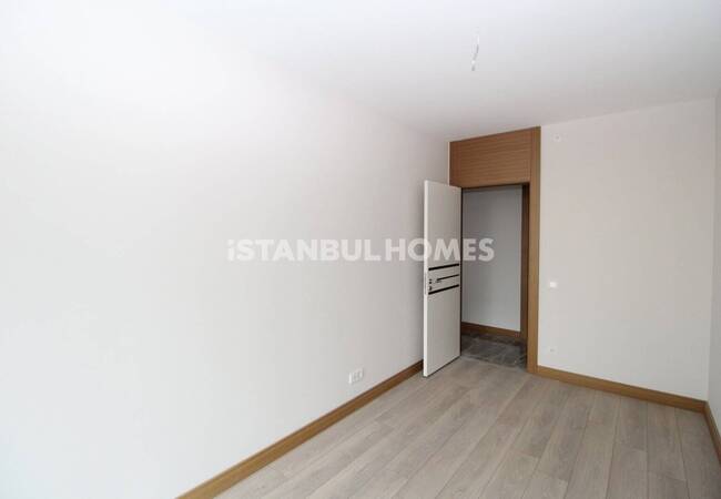 Kadıköy'de Metroya Yakın Site İçerisinde Şehir Manzaralı Daire 23