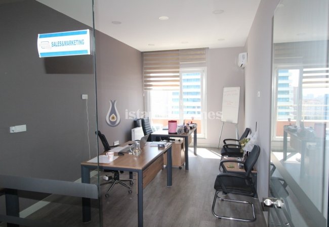 Immobilier Commercial À Istanbul À Côté De L'autoroute E-5 16