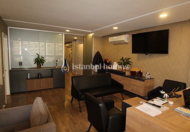Immobilier Commercial À Istanbul À Côté De L'autoroute E-5 7